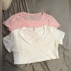 2 plane shirts. One is light pink other is plane white.Never worn ! ✨